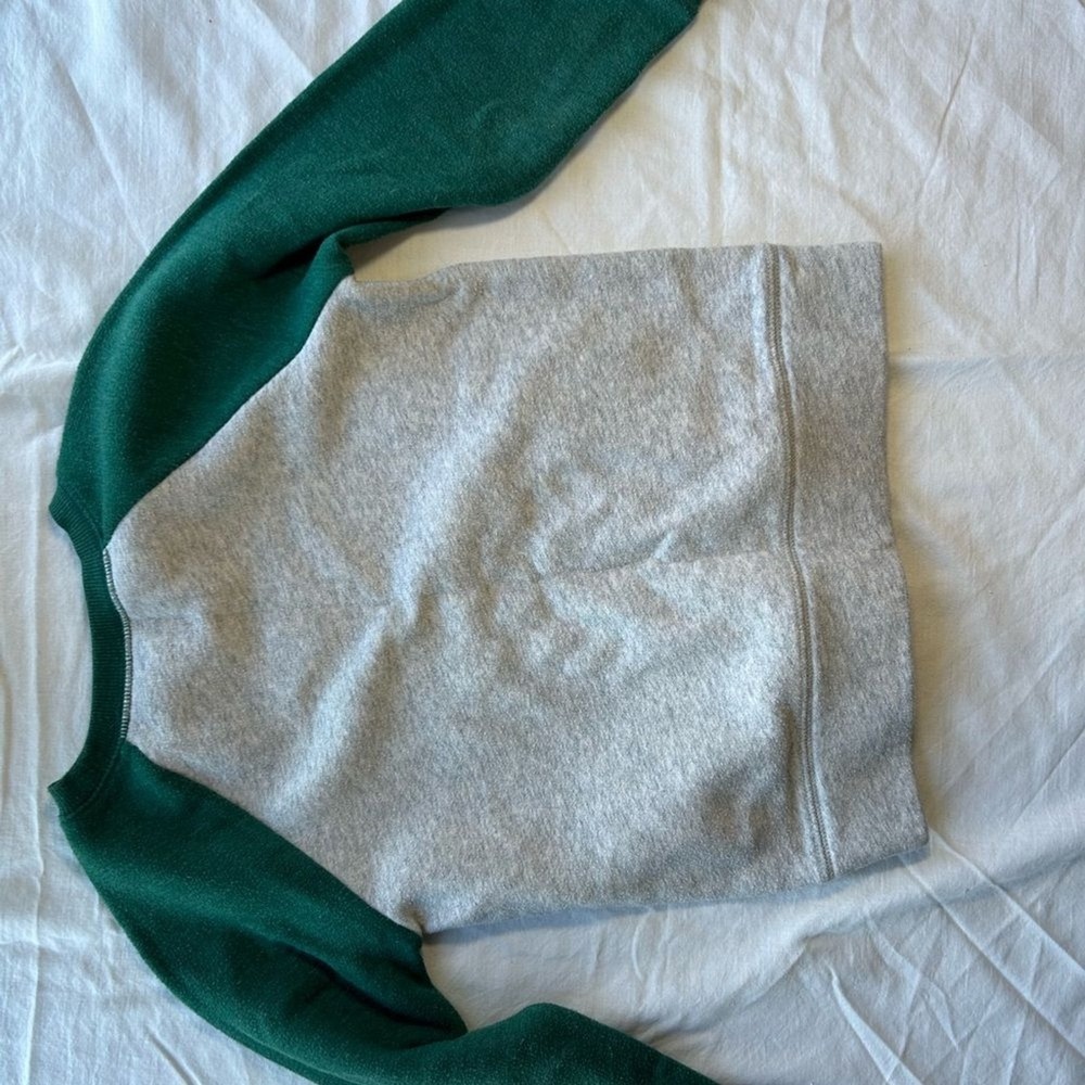 Boys‎ Graphic Shirt & Sweatshirt Bundle | size 4/5 - Picture 10 of 12